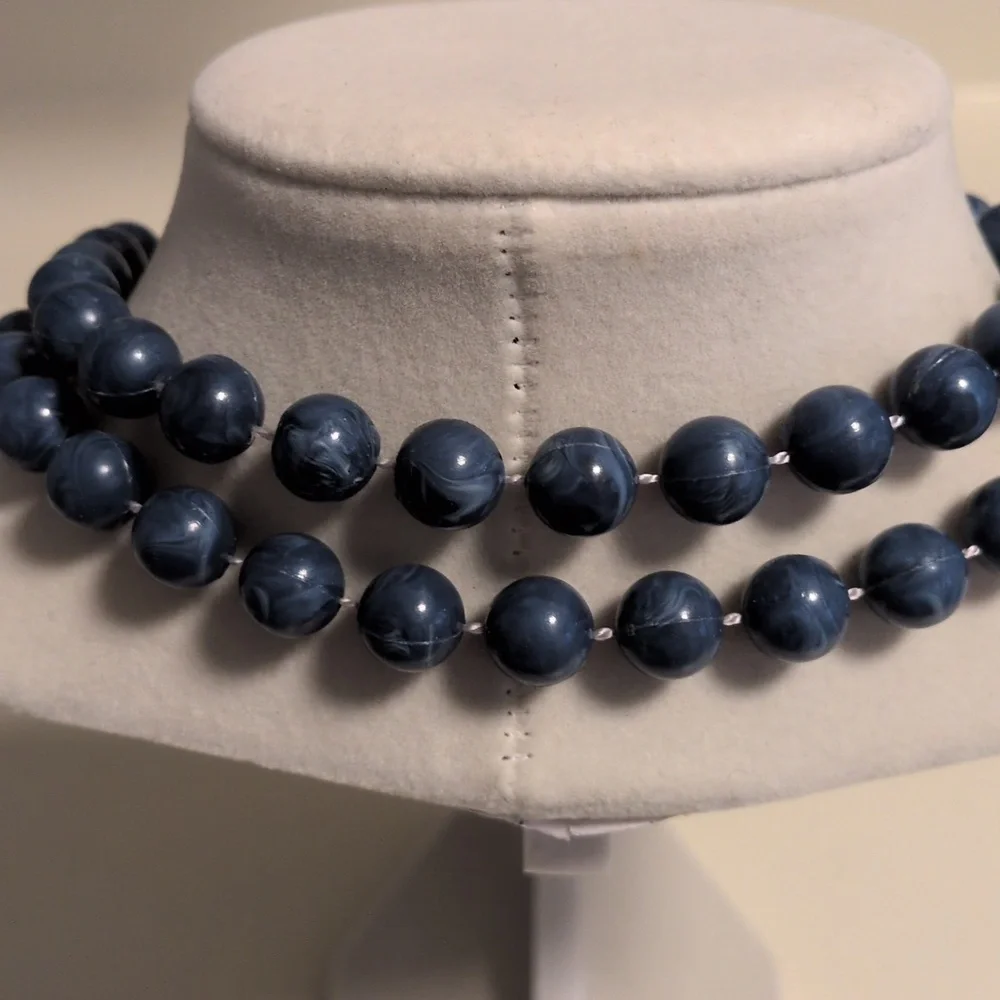 Elegant‎ Blue Marbled Beaded Necklace